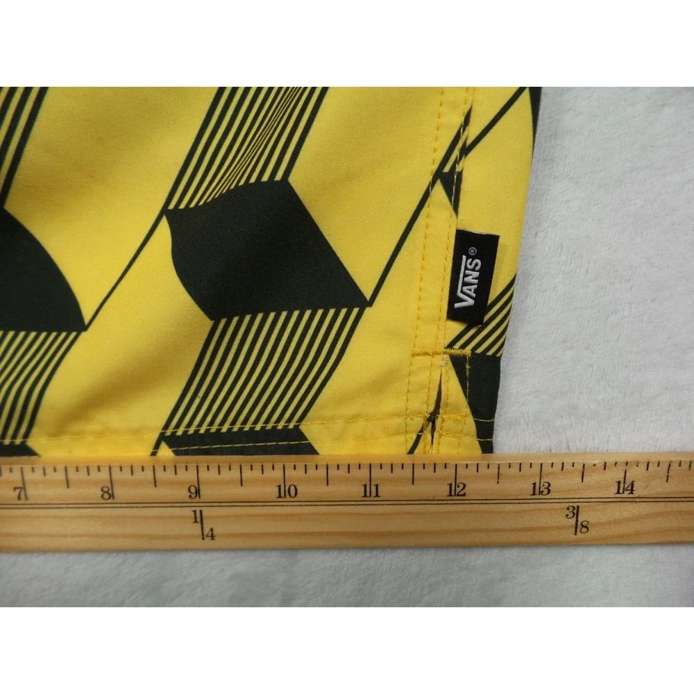 Vans Shorts Mens Size Medium Yellow Relaxed‎ Fit Primary Elastic Boardshorts NWT